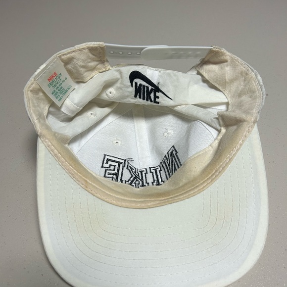 Vintage Nike SnapBack Hat - white - Picture 3 of 3
